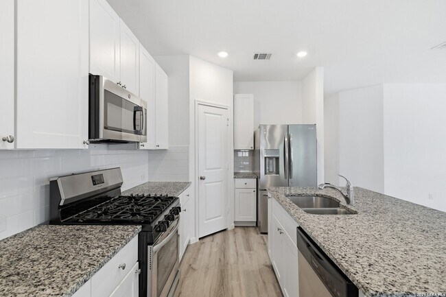 Building Photo - 9947 Pears Ml