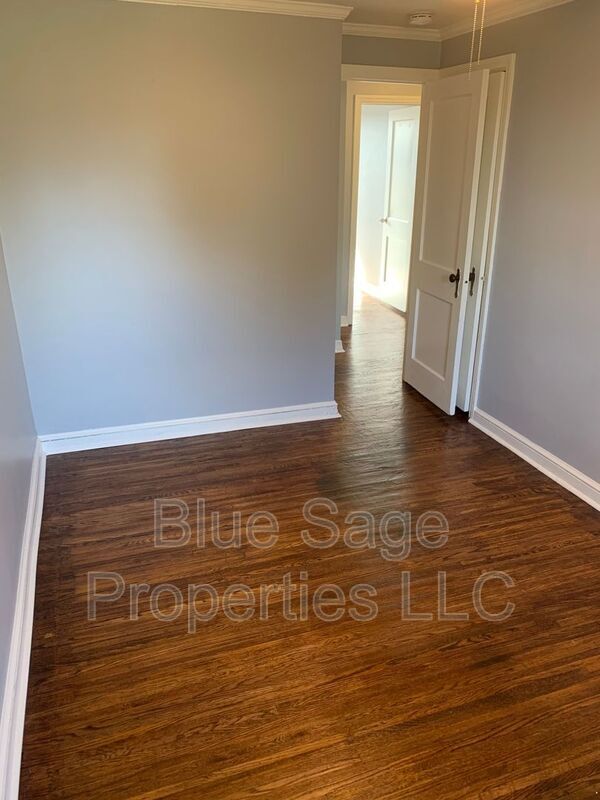 Building Photo - 2203 Bond Ave