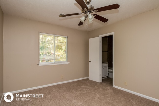 Building Photo - 211 Sterling Ridge Dr