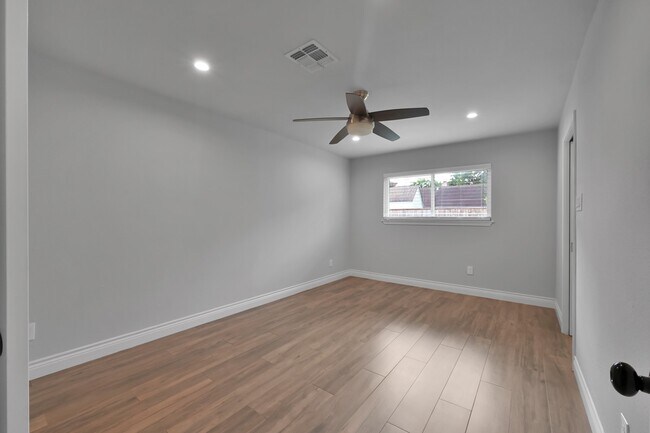 Building Photo - 2806 Triway Ln