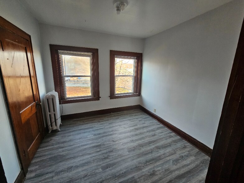 Building Photo - 1560 7th Ave