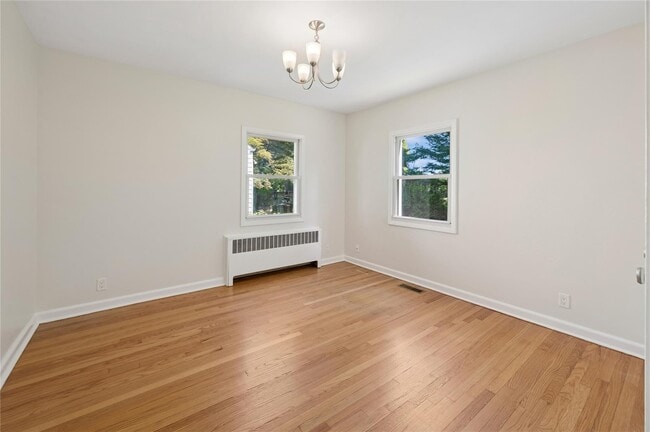 Building Photo - 119 Soundview Ave