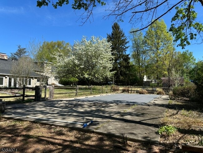 Building Photo - 120 Kosciuszko Rd