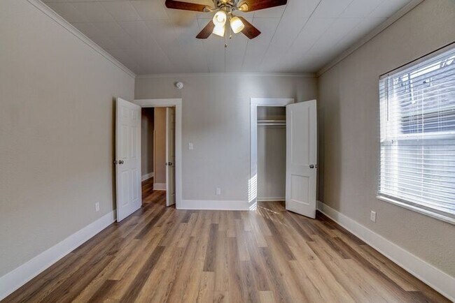Building Photo - Dreamy Craftsman 3/2 Expertly Remolded