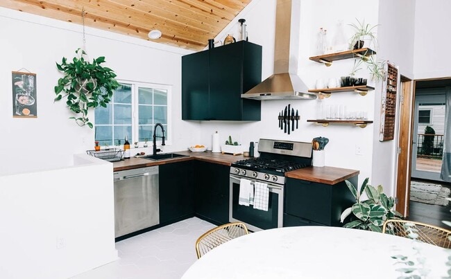 Building Photo - Classic Meets Modern Two-Bedroom, one bath Home in the Columbia Neighborhood