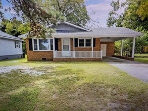 Building Photo - 511 Shepard St