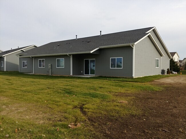 Building Photo - 7318 Chucks Way