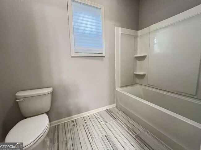 Building Photo - 4675 Silver Oak Dr SW