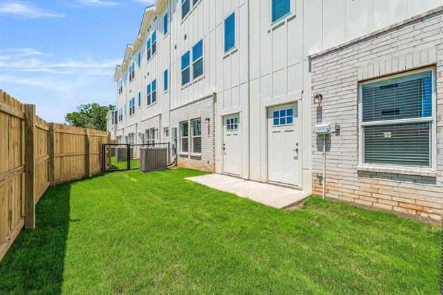Building Photo - 1503 Sophia Ave