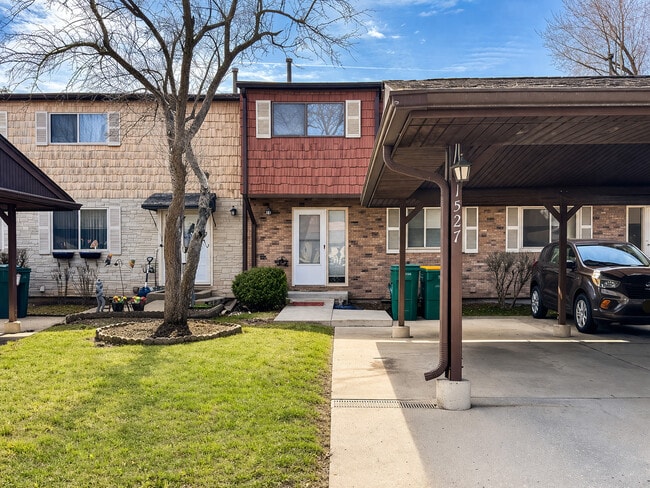 Building Photo - 1527 Mohawk Trail