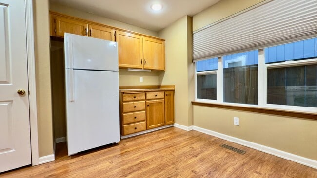 Building Photo - 3 Bedroom (Two Primary Suites) Floorplan i...