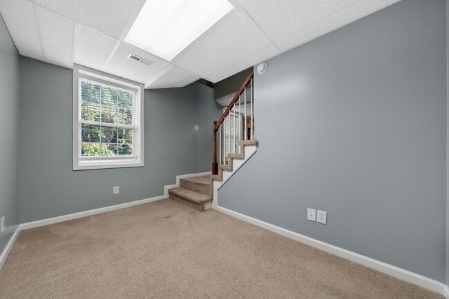 Building Photo - 4 Bedroom Pet Friendly Home For Rent With ...