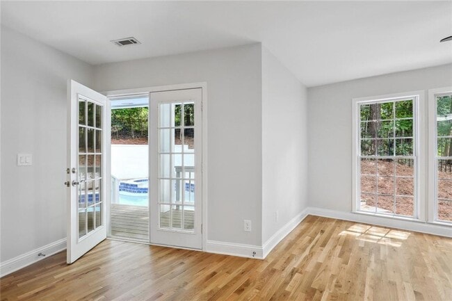 Building Photo - 210 Aerie Ct