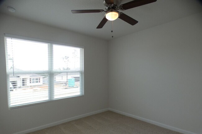 Building Photo - 4 Bedroom Home - Bridlewood