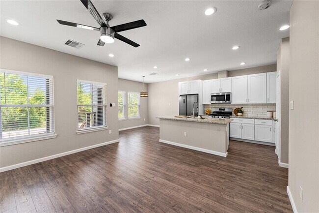 Building Photo - 5307 Groveton St