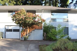 Building Photo - 9042 SW Monterey Pl