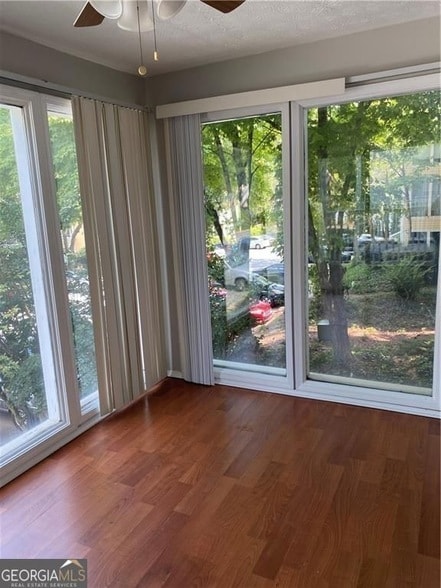 Building Photo - 1607 Augusta Dr