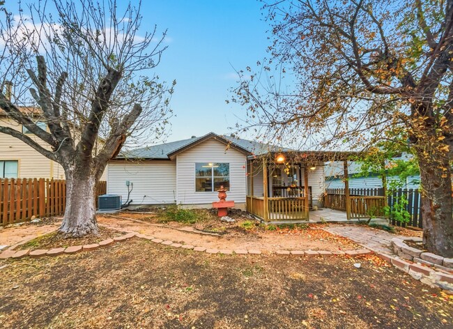 Building Photo - 6555 Beech Trail Dr