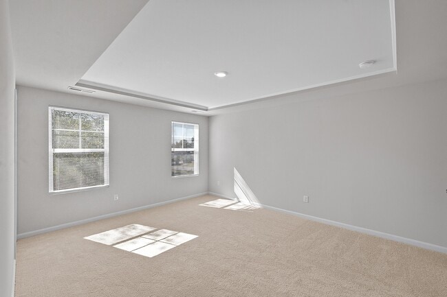 Building Photo - 130 Paramount Dr