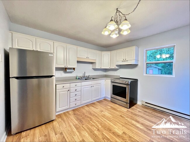 Building Photo - DOG FRIENDLY 2 BED/1 BATH IN ARDEN