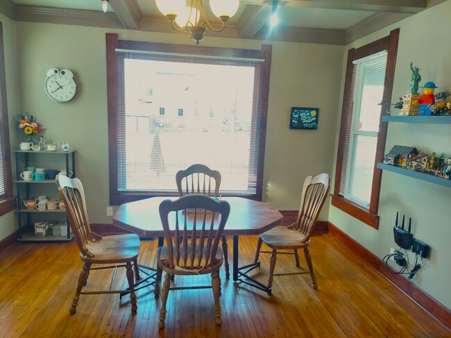 dining room - 111 W Vine St