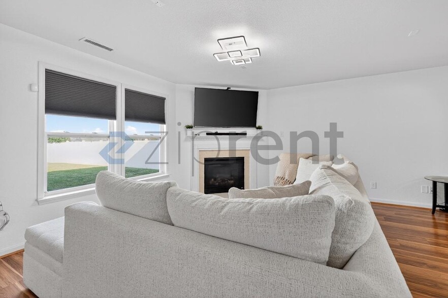 Building Photo - 504 Zander Woods Ct