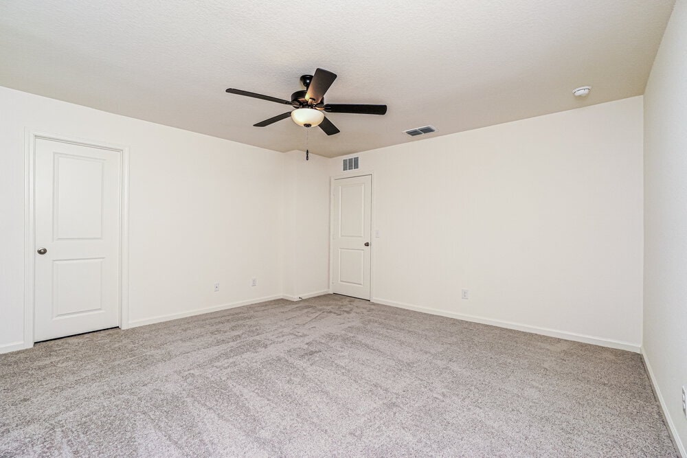 Building Photo - 5543 Bluebell Mdw