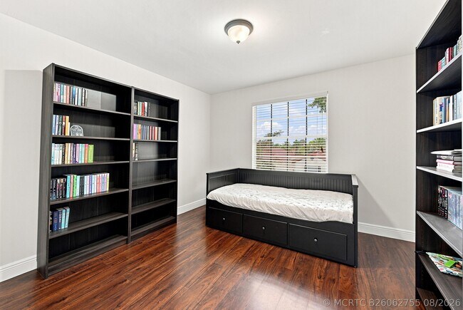 Building Photo - 1115 SW 180th Terrace