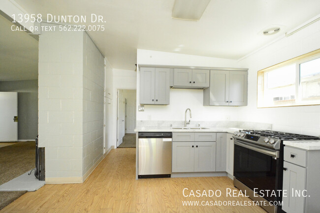 Building Photo - 13958 Dunton Dr