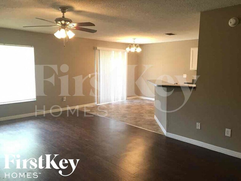 Building Photo - 455 Calhoun St