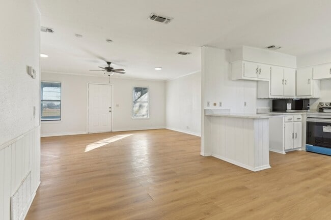 Building Photo - 250 Co Rd 3318