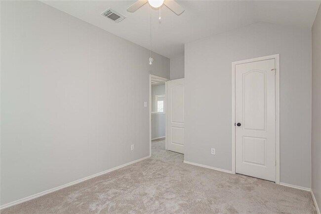 Building Photo - 30111 Luna Lakes Dr