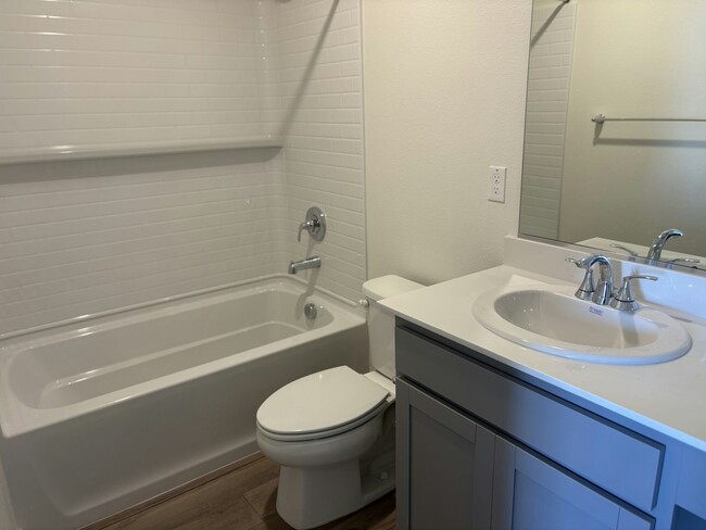 Building Photo - 7811 Silver Pond Wy