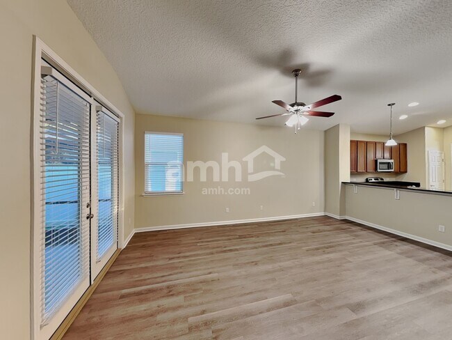 Building Photo - 500 Glendale Ln