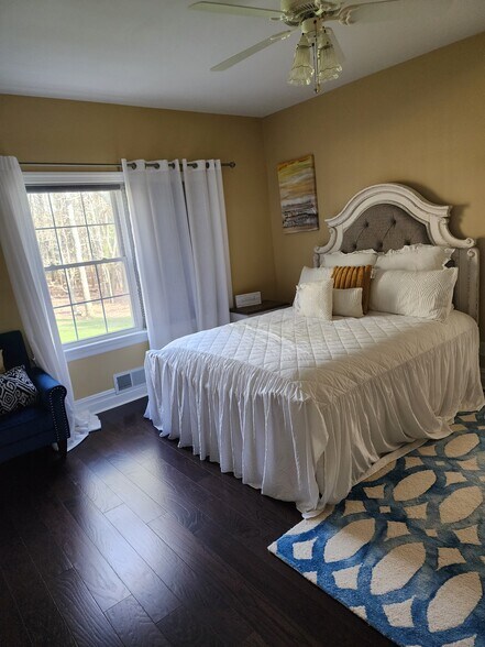 Bedroom - 6 Ramapo Ct