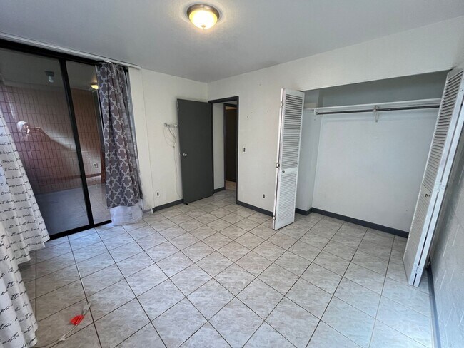 Building Photo - Acacia Park (Pearl City) - 2 bedrooms, 1 bathroom, 1 parking, AC, full size washer/dryer