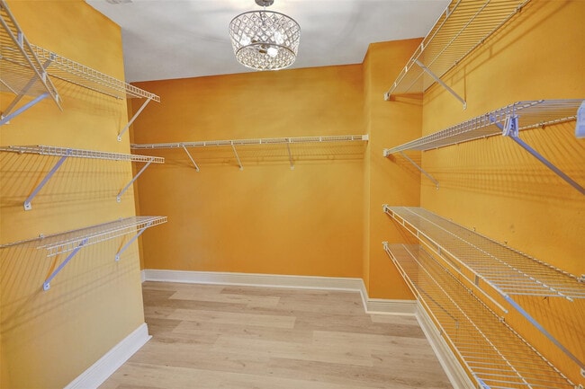 Building Photo - 10902 Tamoron Ln