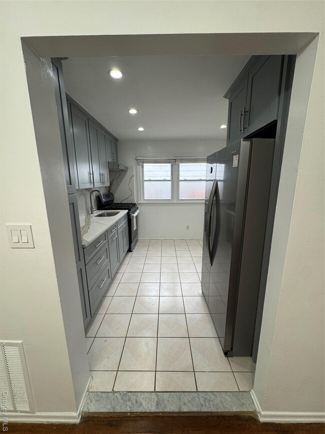 Building Photo - 144-05 21st Ave