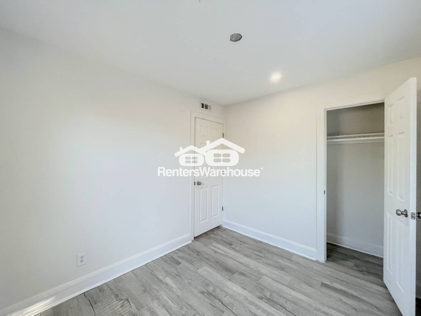 Building Photo - 1375 W Ocean View Ave