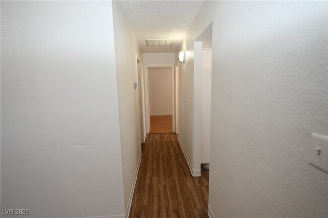 Building Photo - 2301 Stewart Ave