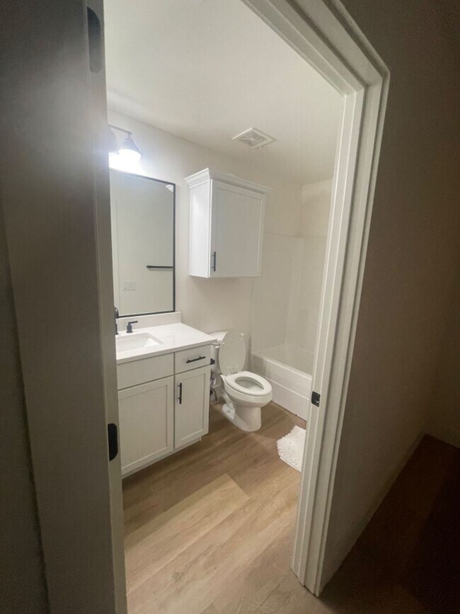 Building Photo - Bentonville Townhouse!