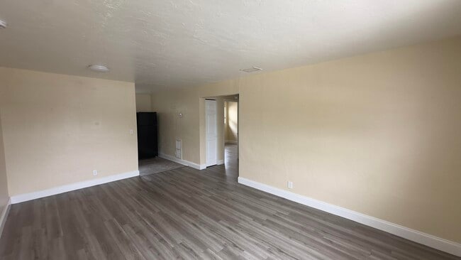 Building Photo - 1244 W 36th St