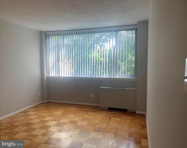 Building Photo - 5353 Columbia Pike