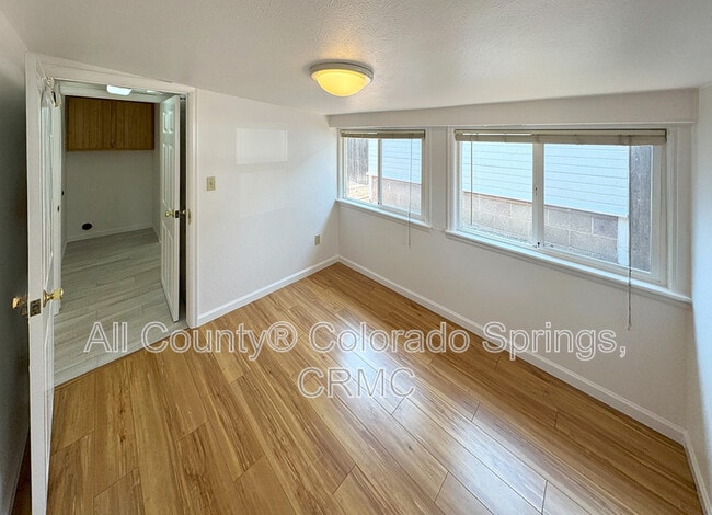 Building Photo - 209 S 25th St