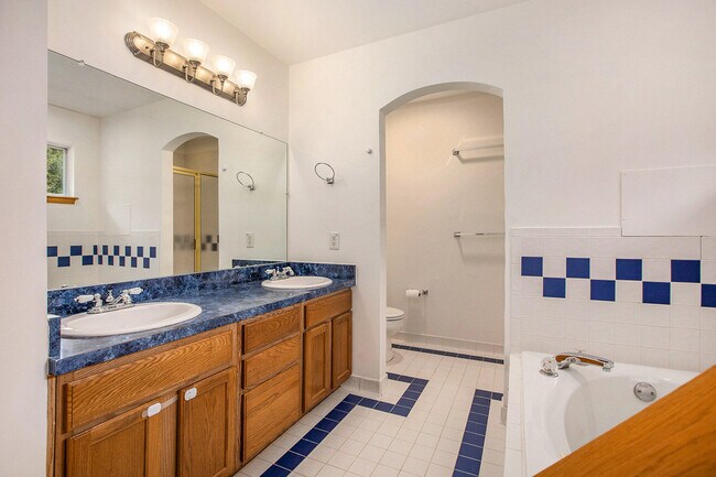 Building Photo - 339 Hunters Trail