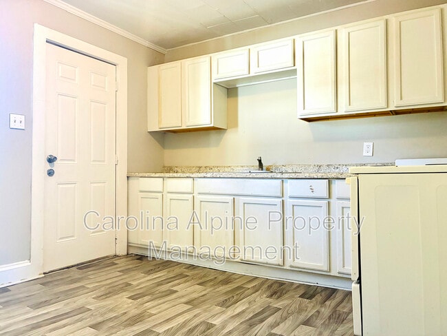 Building Photo - 1011 Horton Ave