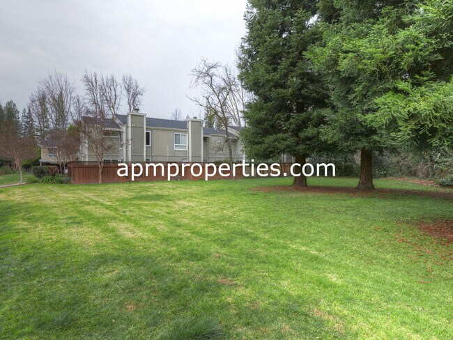 Building Photo - Wonderful 3 Bedroom, 2.5 bath, Updated Townhouse, in Danville!