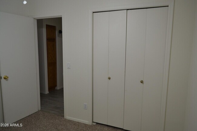 Building Photo - 445 E Osage Ave