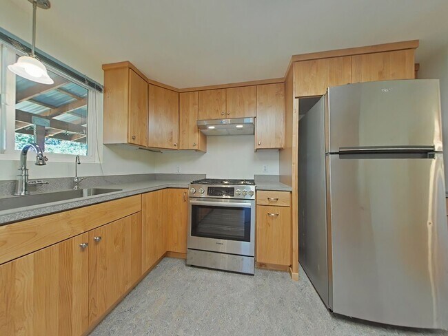 Building Photo - 2 Bedroom House ~ Albany ~ Pet Friendly