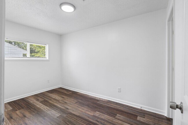 Building Photo - 1528 McCormick St